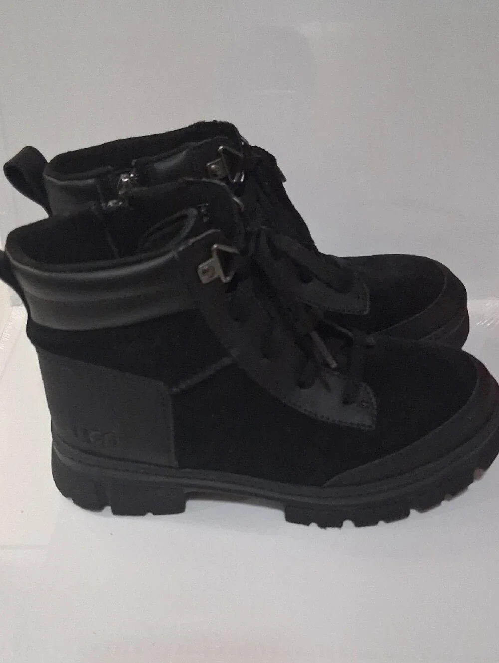 UGG pre owned